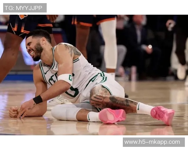 詹姆斯与塔图姆高尔夫球会面照片引热议昨天竟未比赛的真相揭秘